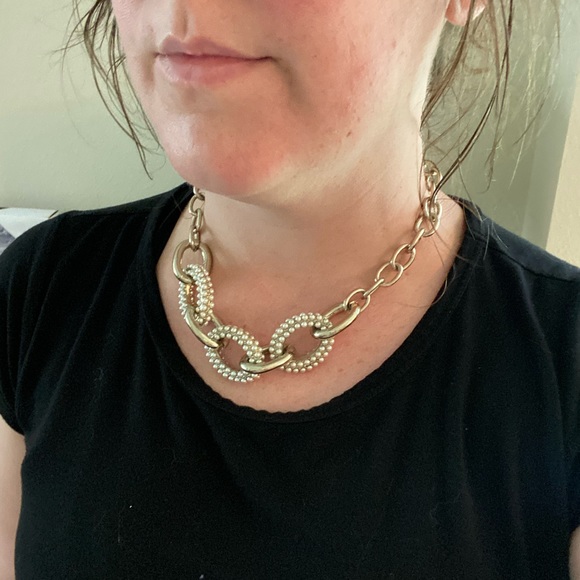 Gold statement necklace - Picture 4 of 4